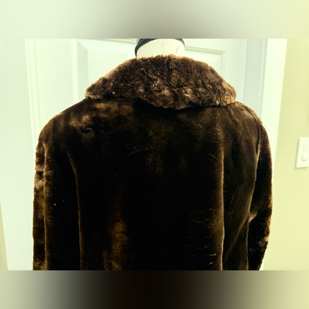 M. HURTIG & SON FURS Stunning Jacket - Picture 5 of 14